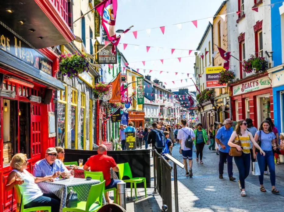 Modern Canal View Home, In City Centre, Sleeps 8 Galway Exterior photo