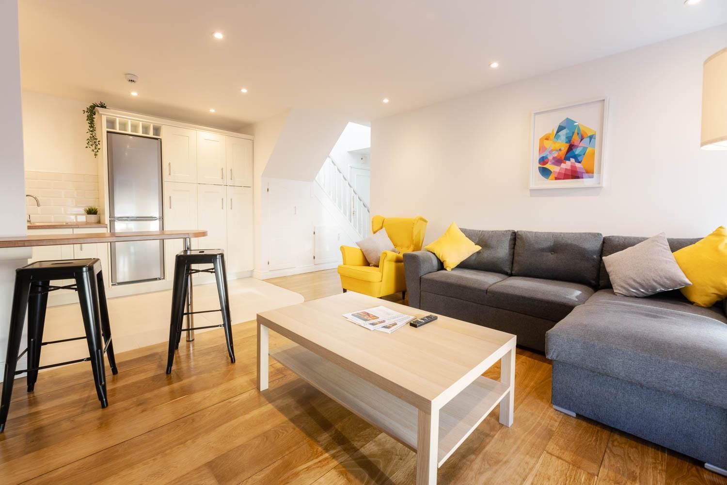 Modern Canal View Home, In City Centre, Sleeps 8 Galway Exterior photo